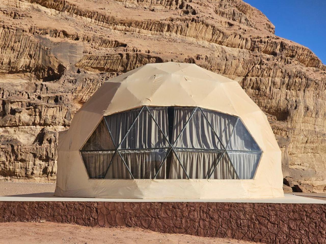 Wadi Rum Oscar Camp Eksteriør bilde